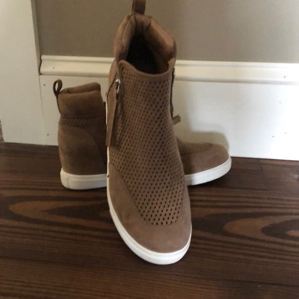 Brown Madden Girl sneakers
